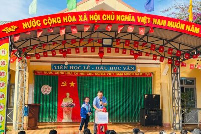 Trường Tiểu học Trần Quốc Toản chung tay ủng hộ đồng bào lũ lụt – Sáng thứ 2 ngày 01/12/2025